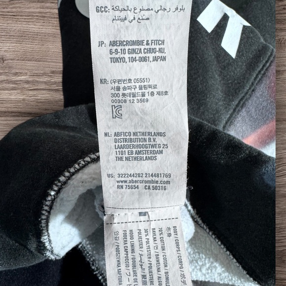 Hollister Y2K Black Hoodie with Multicolor Design - Picture 10 of 10